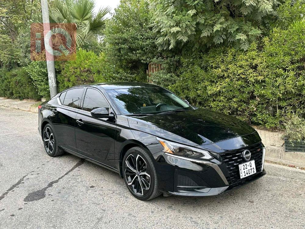 نيسان ألتيما